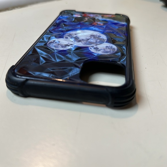 Mickey & Minnie Mouse iPhone 11 pro max Case - Picture 7 of 8